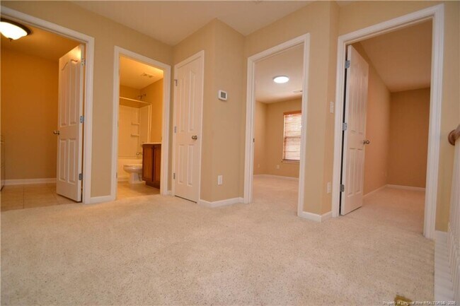 Building Photo - 118 Brookview St