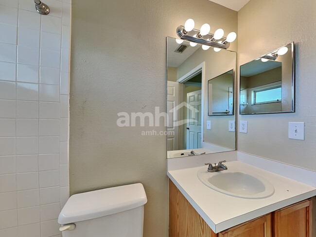 Building Photo - 4511 Country Hills Blvd