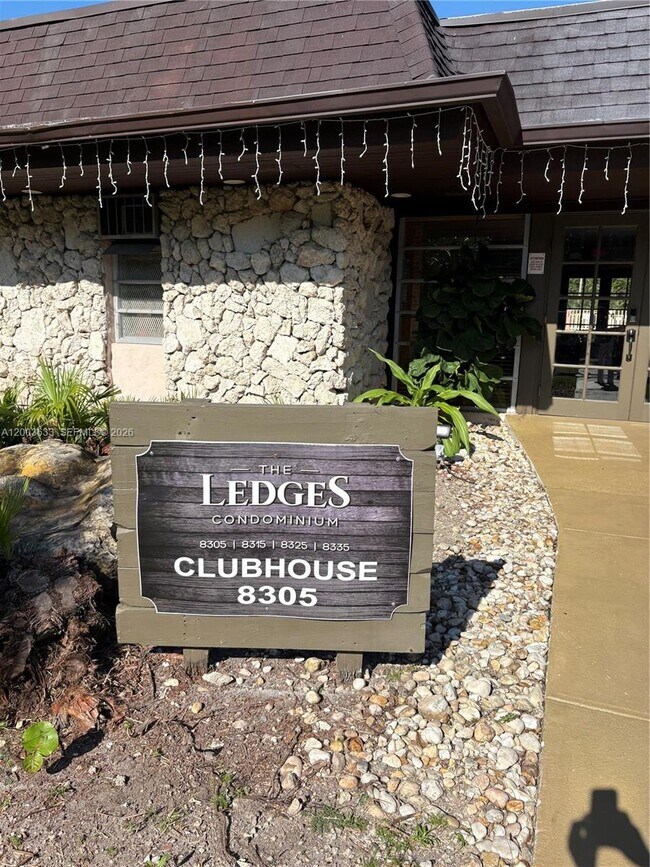 Building Photo - 8335 SW 72nd Ave