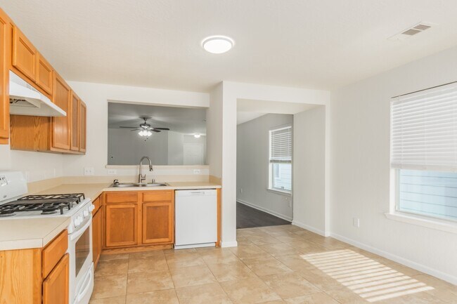Building Photo - 13935 Prosperity Ridge Dr