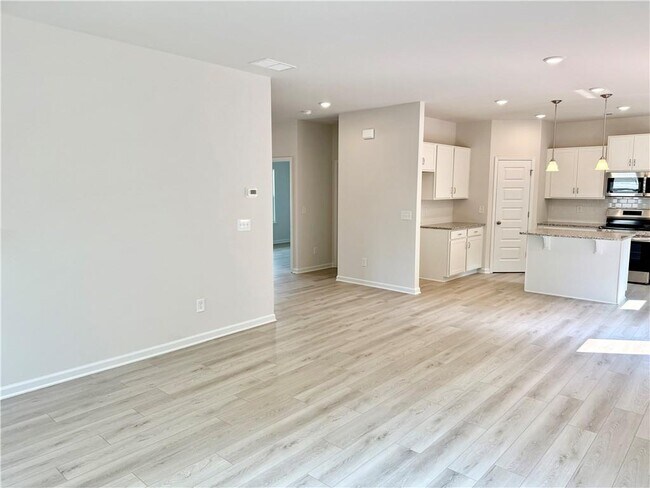 Building Photo - 1083 Lyndhurst Ln