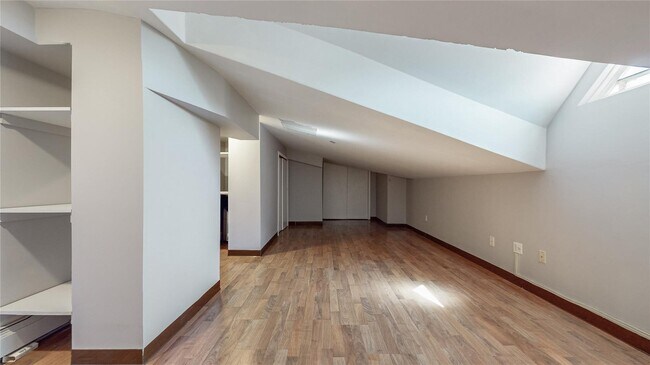 Building Photo - 83-71 116th St