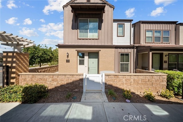 Building Photo - 105 Red Brick Dr