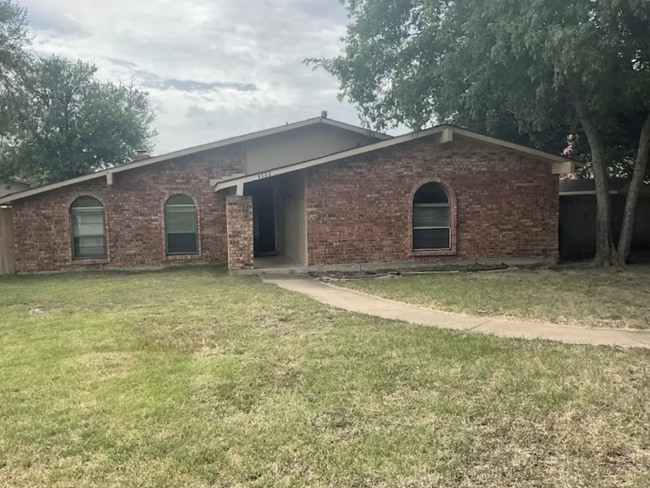 Building Photo - 6550 W Montebello Ave