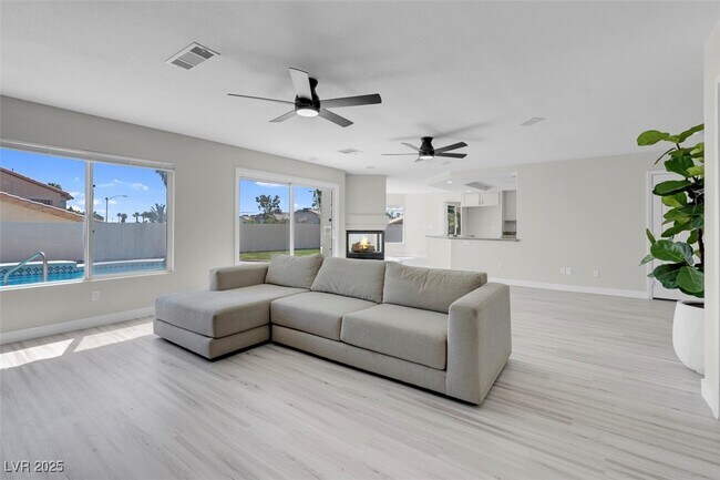 Building Photo - 3604 N Campbell Rd