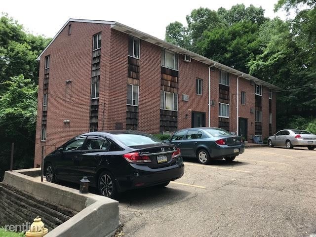Building Photo - 803 Center Ave