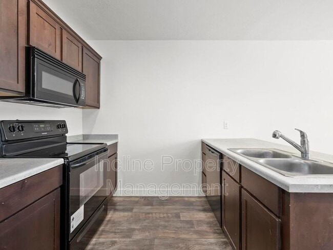 Building Photo - 178 E 630 N