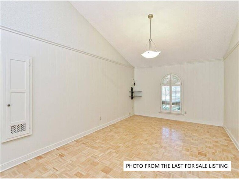 Building Photo - 12404 Deer Track