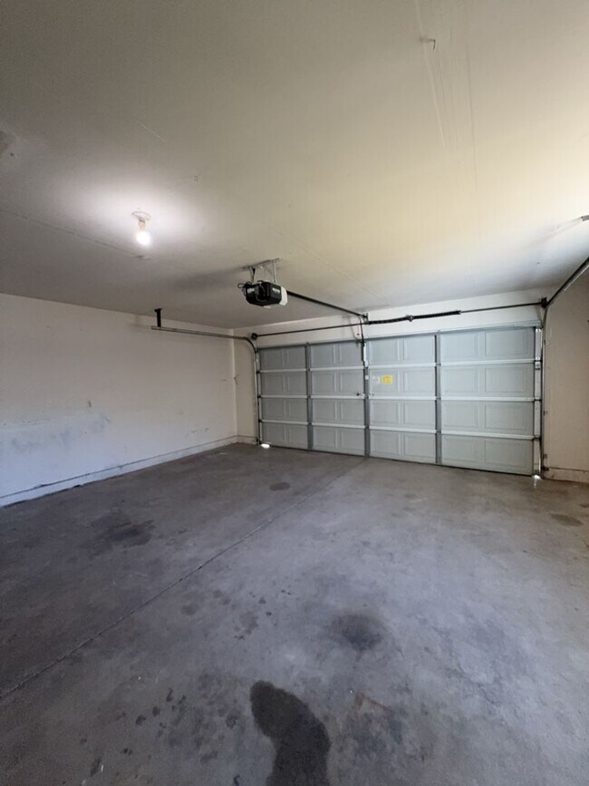 Building Photo - 155 Derek Dr