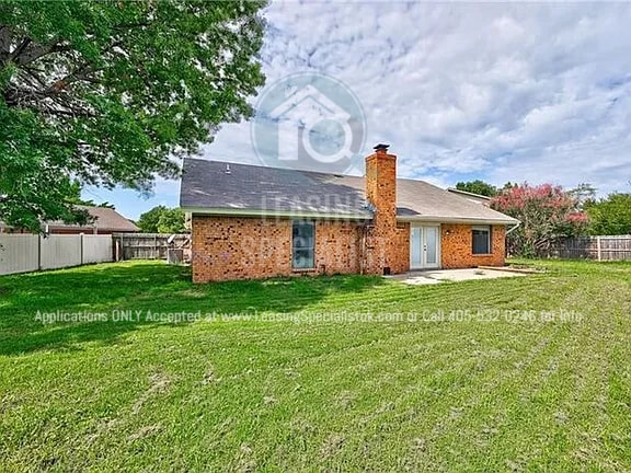 Building Photo - West Norman 3 Bed 2 Bath Home!