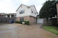 Building Photo - Come see this cute 2B House in a great location