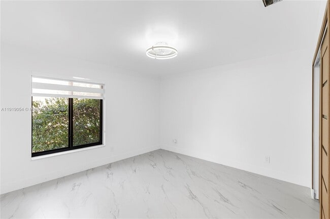 Building Photo - 2149 NW 85th Ln