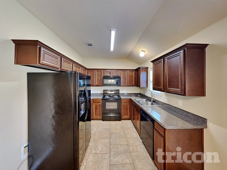 Building Photo - 8405 Weeping Cherry Ln