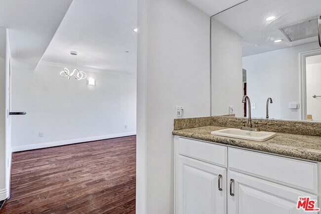 Building Photo - 1520 S Shenandoah St