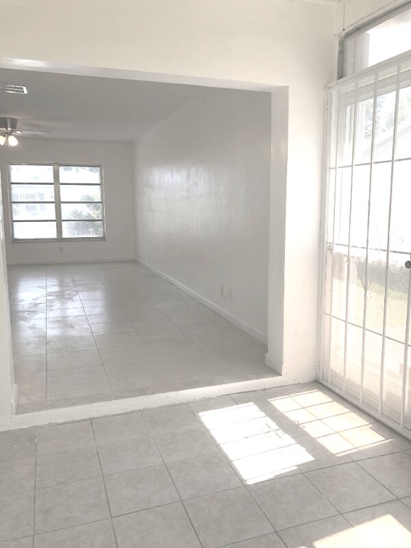 Building Photo - 8409 NW 59th Ct