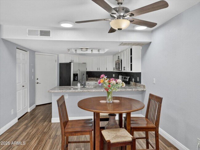 Building Photo - 11444 N 28th Dr