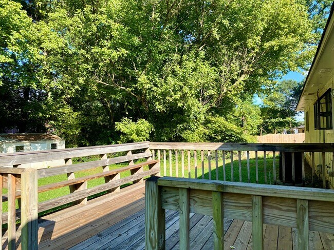 Building Photo - Updated 3 Bed Ranch on Quiet Cul-de Sac!