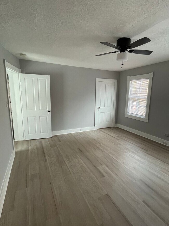 Building Photo - Small pets are welcome with an additional deposit and monthly pet rent.