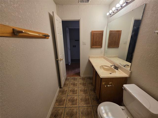 Building Photo - 4755 Hollow Tree Dr