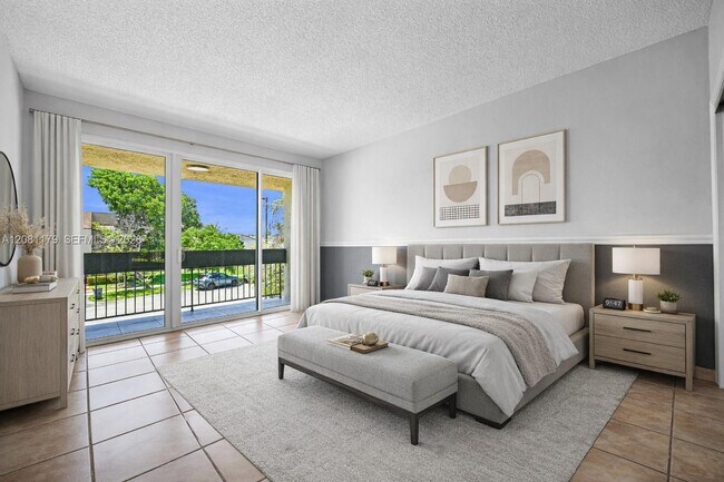 Building Photo - 9133 Fontainebleau Blvd
