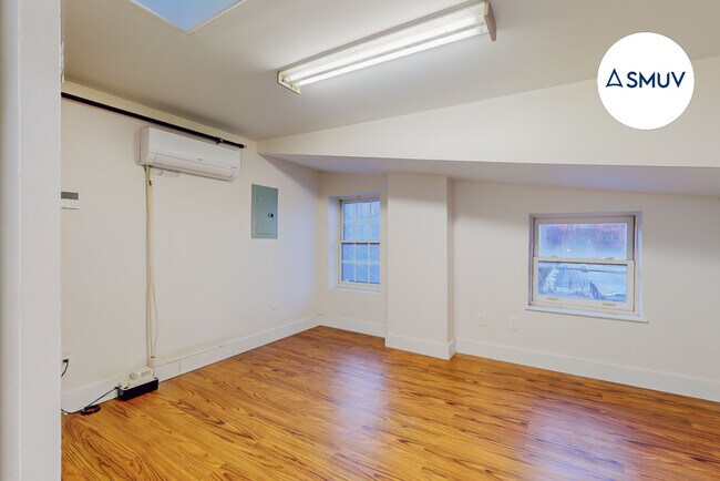 Building Photo - FREE PARKING! 1 bed in Mount Vernon w/free...