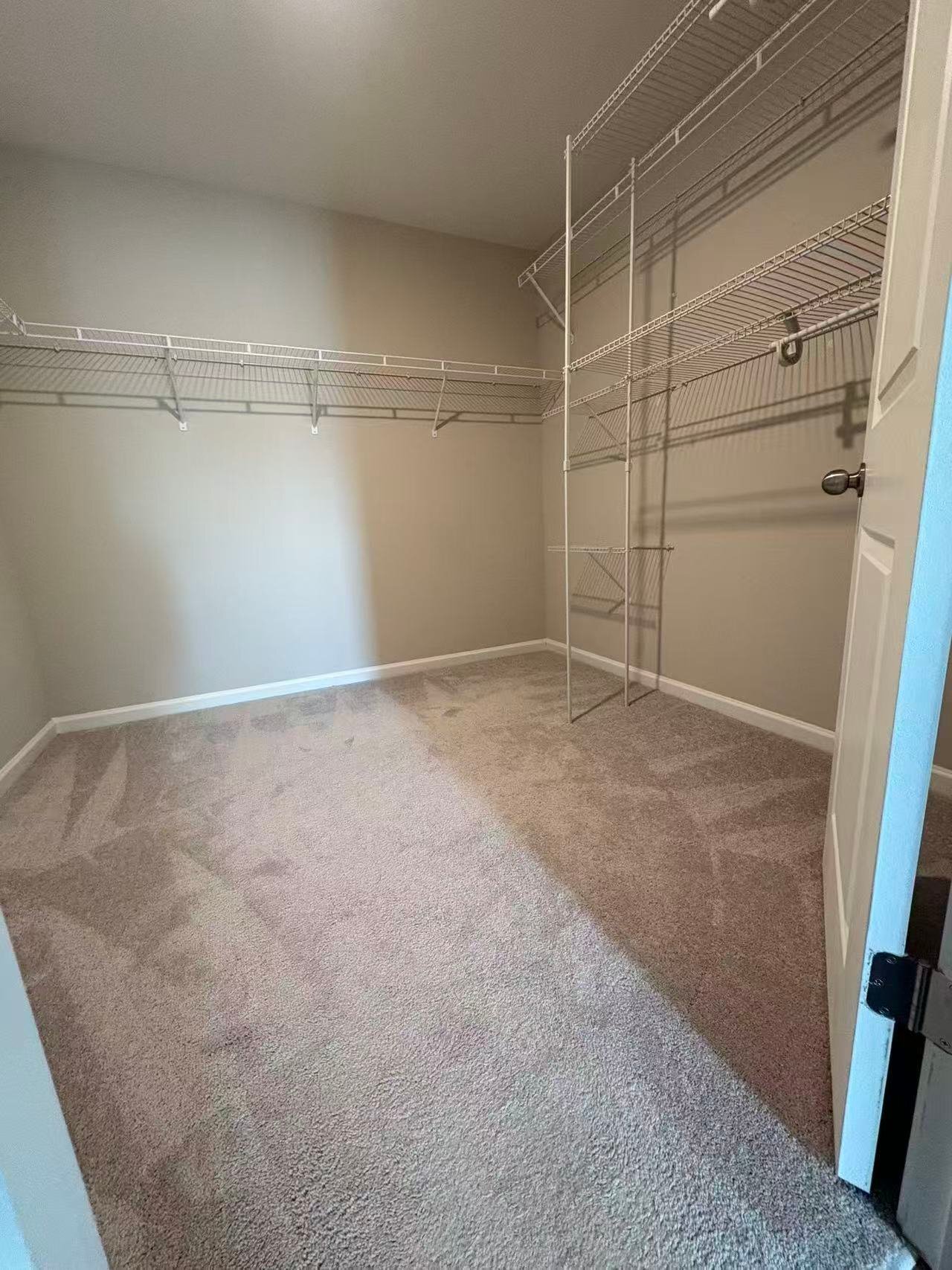 Building Photo - 4372 Grosbeak Dr