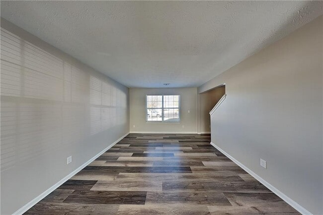 Building Photo - 3193 English Ivy Ln