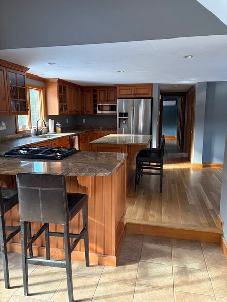 Building Photo - 16 Pelham St