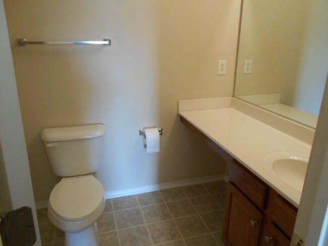 Building Photo - 3 bedroom, 3 bath townhome in Kiskadee Parke