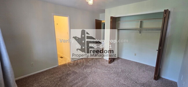 Building Photo - 175 Applewood Dr