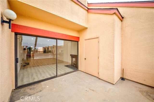 Building Photo - 941 W Carson St