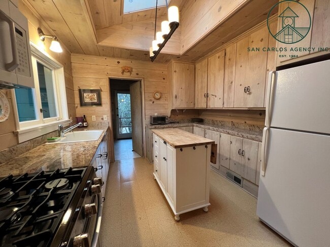 Building Photo - Updated & Spacious Four Bedroom Home in Peaceful Carmel Location