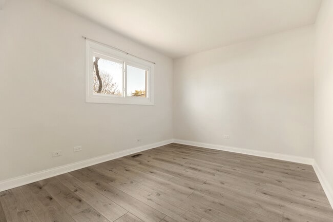 Building Photo - 601 Hillcrest Blvd