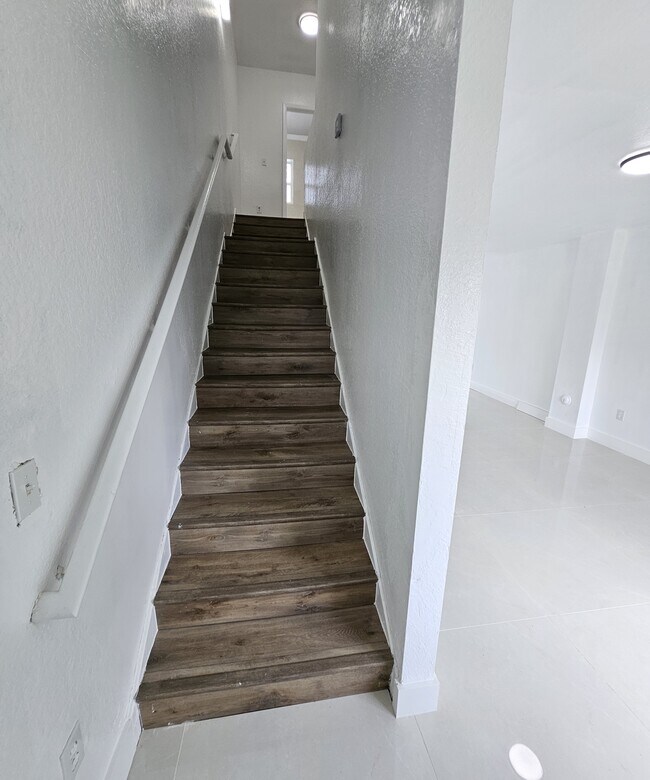 Building Photo - 450 NW 84th St