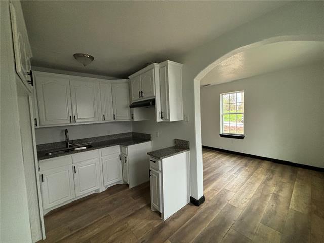 Building Photo - 401 E Freeman St