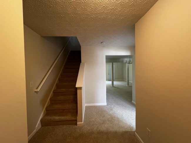 Building Photo - 3153 Kingswood Glen