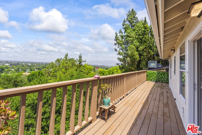 Building Photo - 11621 Sunshine Terrace