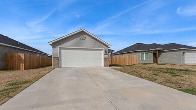 Building Photo - 2525 E Fox Mdw St