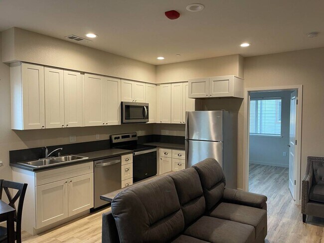 Building Photo - Valley Place