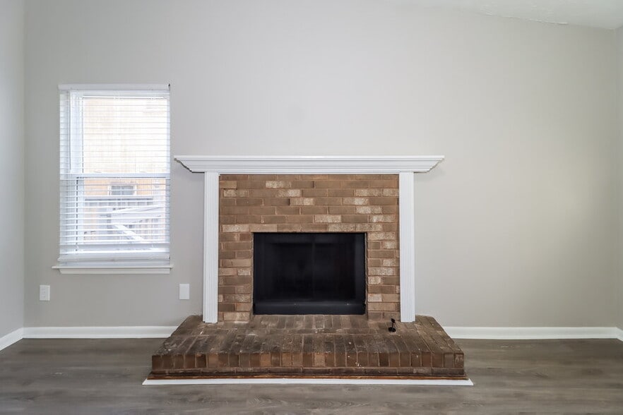 Building Photo - 643 Tarragon Way SW