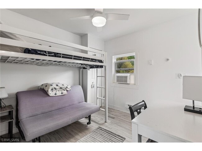 Building Photo - 28584 Lakewood Dr NW