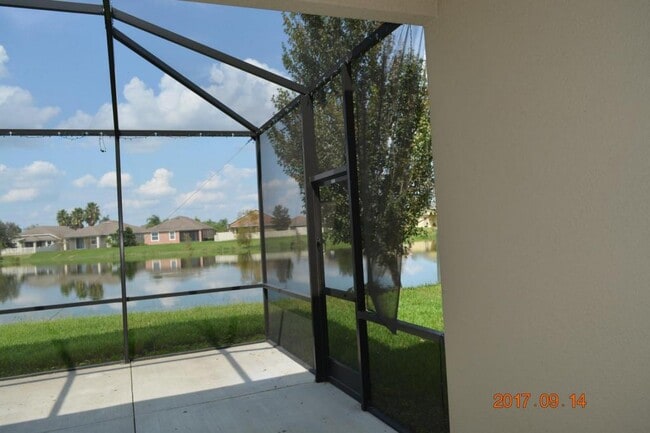 Building Photo - 5612 Aral Dr