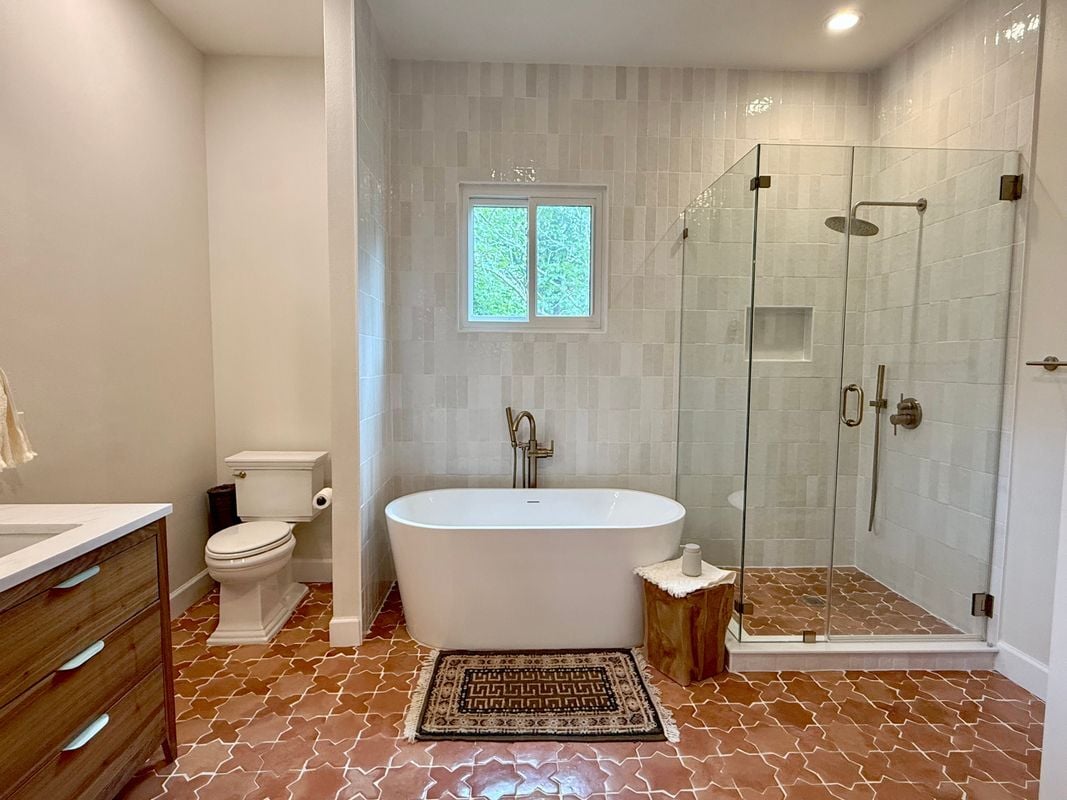 Building Photo - 2205 Tanglevine Dr