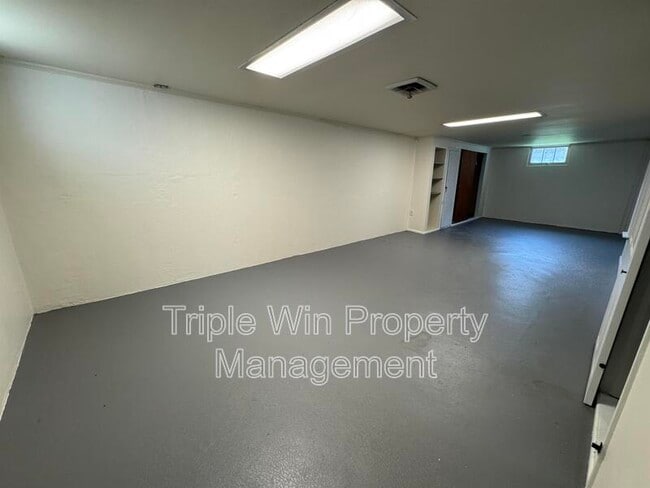Building Photo - 3155 O Hare Dr