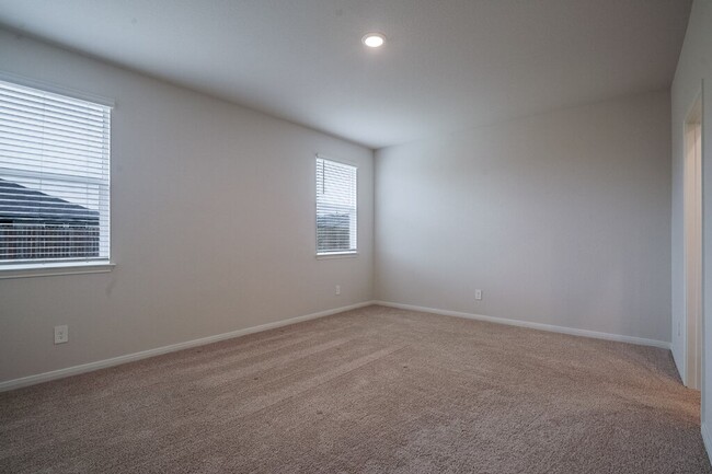 Building Photo - 224 Briggs Ln