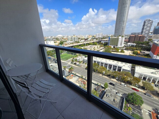 Building Photo - 190 SW 8th St