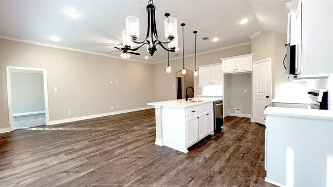 Building Photo - 805 Tippit Ln