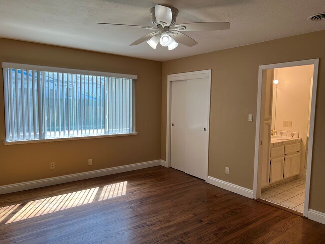 Building Photo - BEAUTIFUL 4 BED CARMICHAEL HOME WITH POOL!!