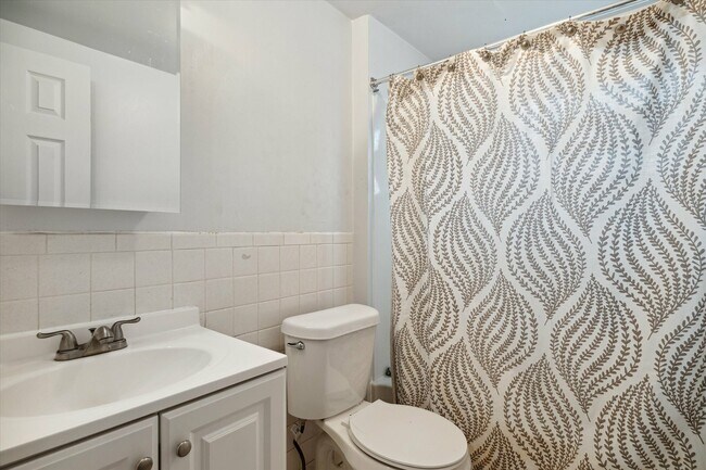 27-Grea-Properties-WindowStill-29 (2) - Walnut Flatz