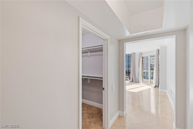 Building Photo - 2777 Paradise Rd